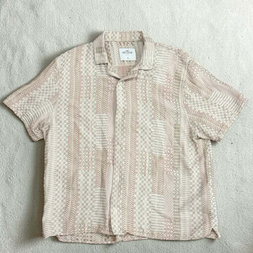 Hollister Boxy Fit Short Sleeve Shirt, Beige and Pink Patterned, Size XL